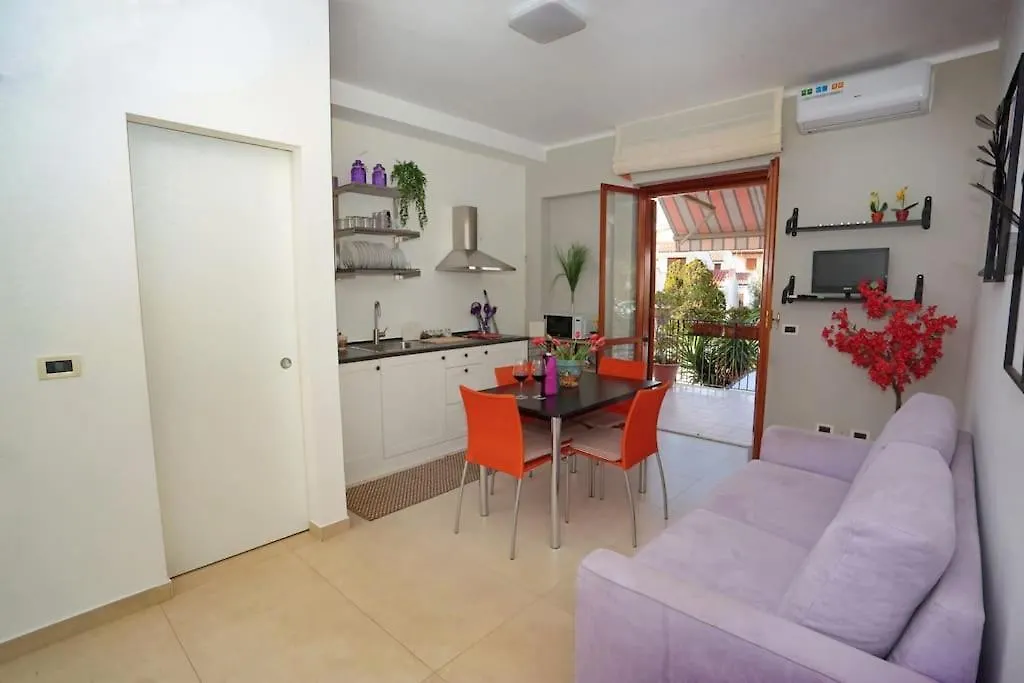 Carlo House Apartment Giardini Naxos