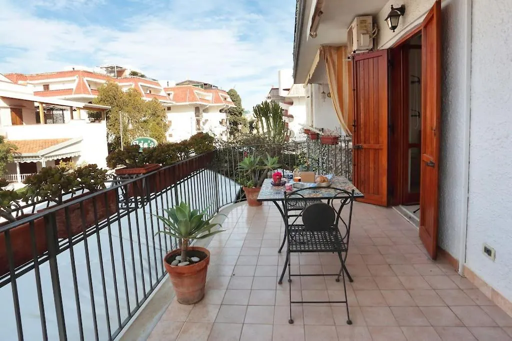 Carlo House Apartment Giardini Naxos