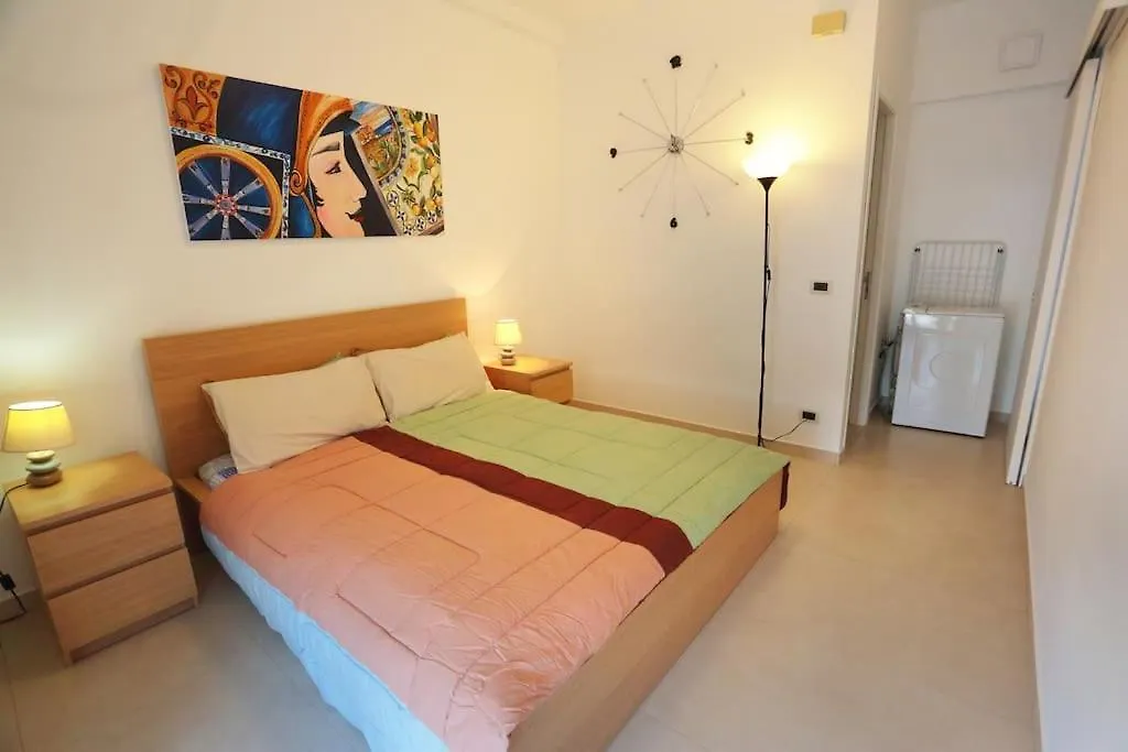 Carlo House Apartment Giardini Naxos 0*,