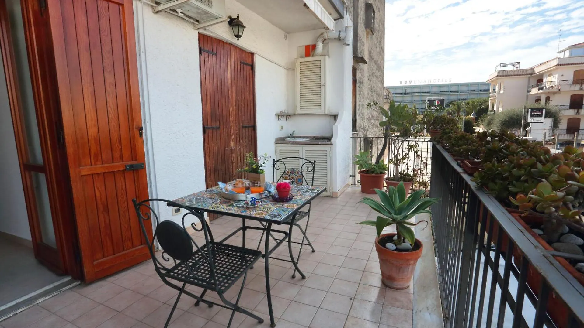 Carlo House Apartment Giardini Naxos